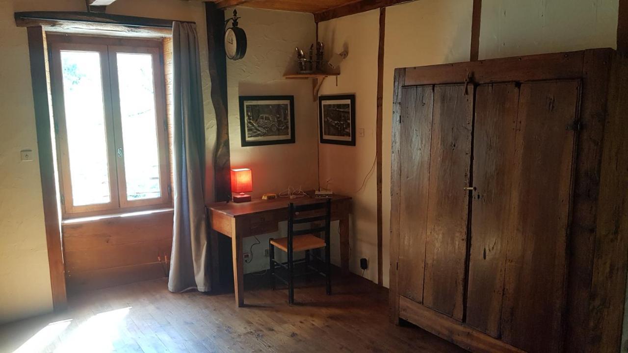 Maison Isolee Dans Les Vignes Et Les Bois Valady Bagian luar foto